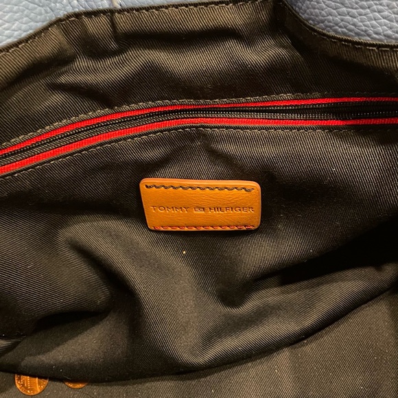 🎀 Beautiful blue, soft, leather, Tommy Hilfiger satchel!!🎀 - Picture 6 of 6